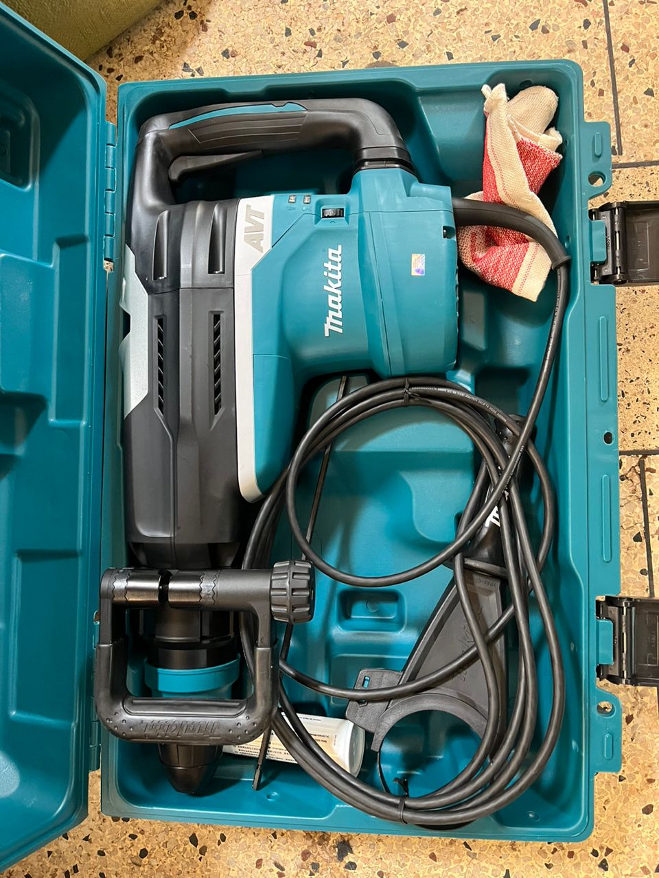 Makita HR AVT 40mm Concrete Breaker Drill 