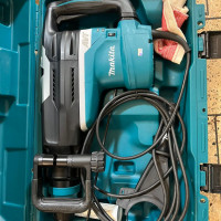 Makita HR AVT 40mm Concrete Breaker Drill 